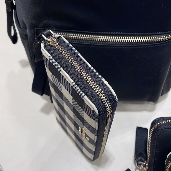 Kate Spade Chelsea Textured Gingham Print Nylon Large Continental Wallet
NWT - Picture 14 of 16